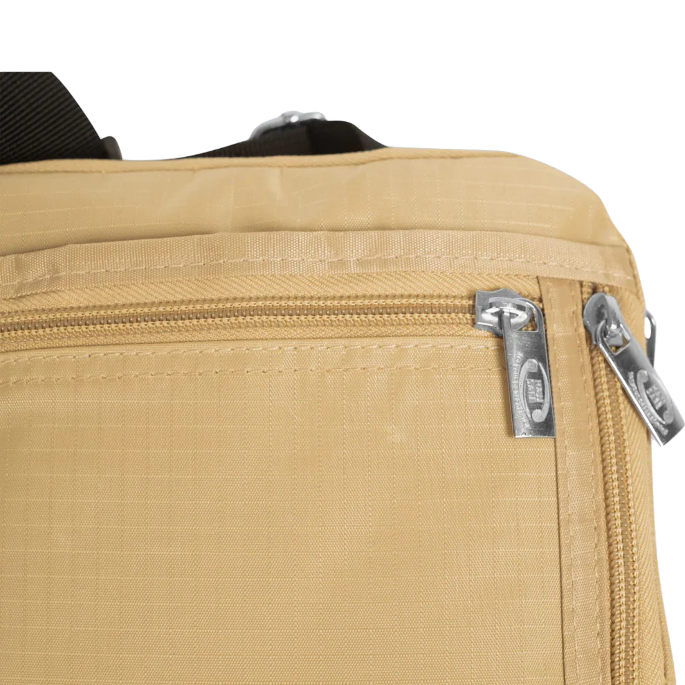Hajj Safe: Secure Hajj & Umrah Large Side & Neck Bag - Image 11